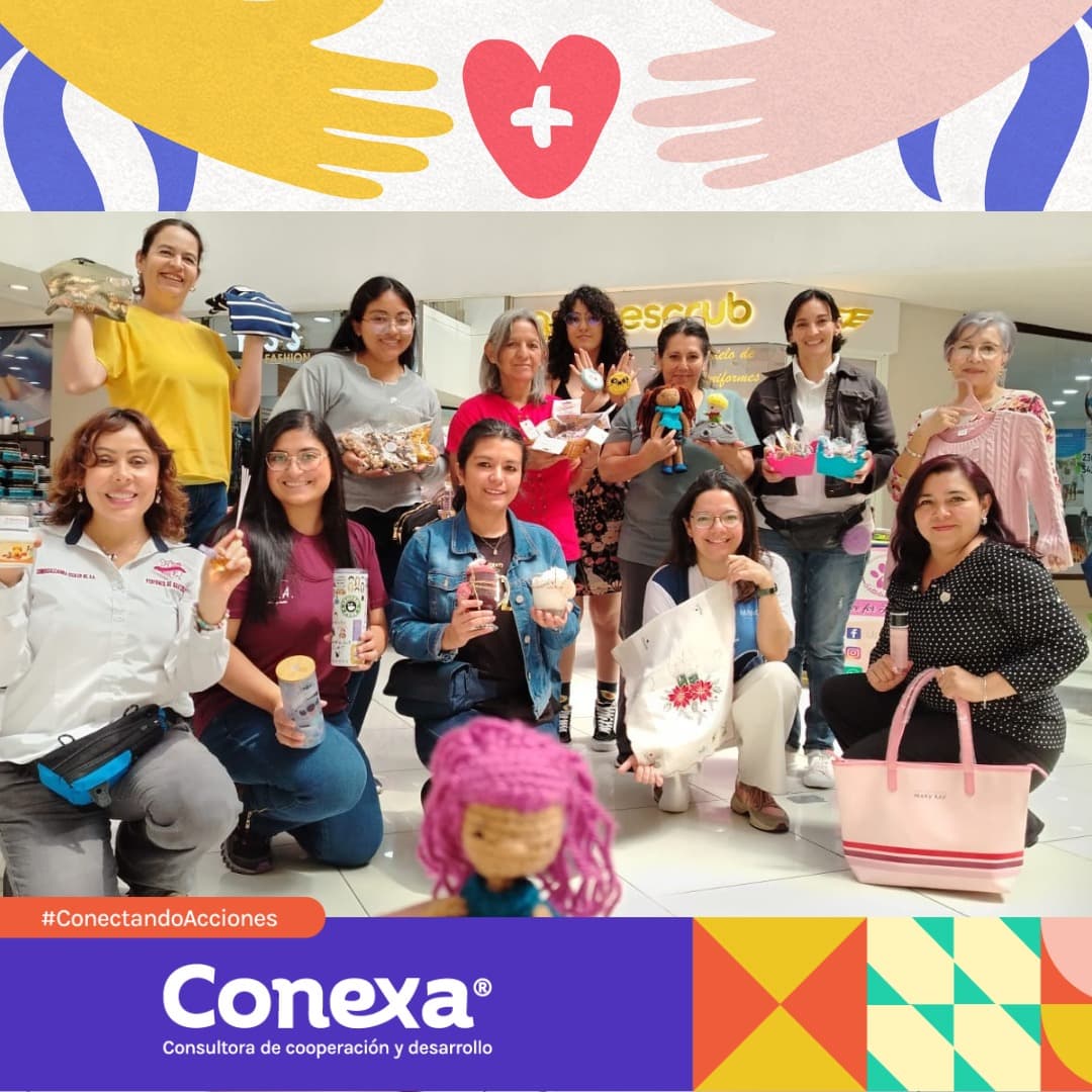 Equipo profesional de Conexa trabajando en proyectos de desarrollo